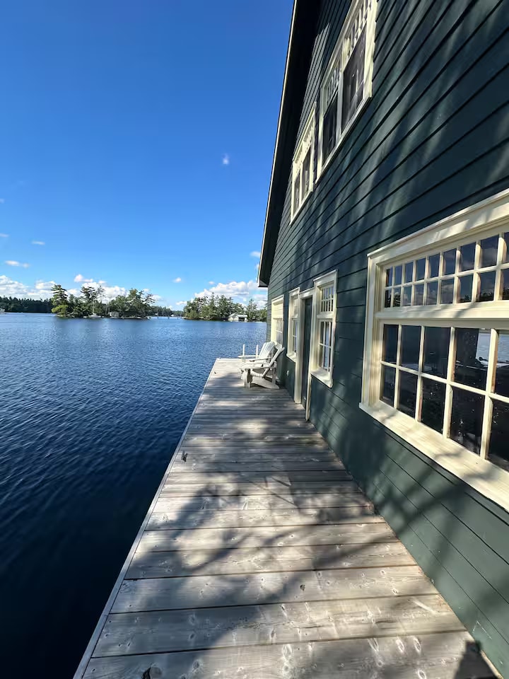 Classic Lake Muskoka Cottage photo 4