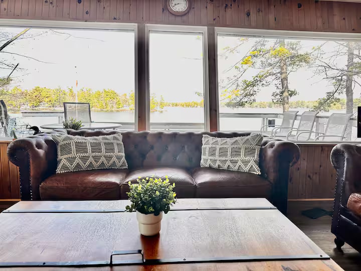 South Bay Cottage — Kahshe Lake